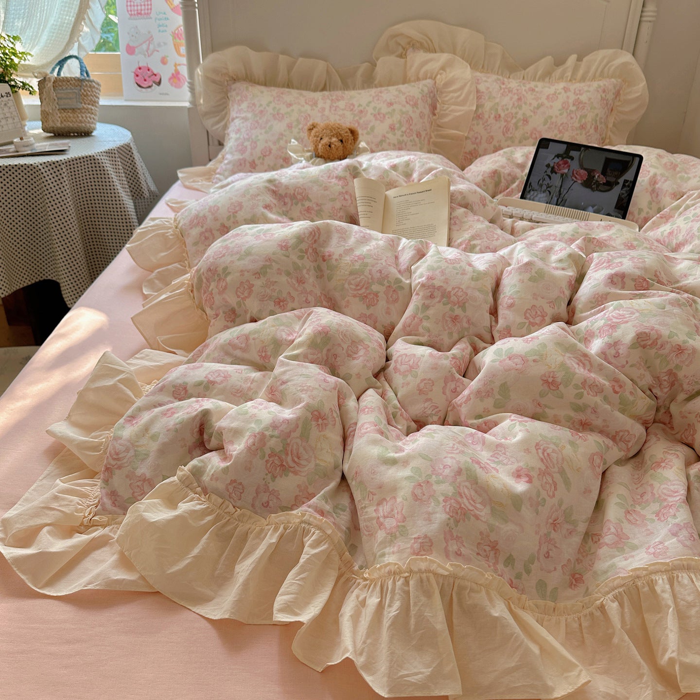 French Floral Cotton Bedding Set with Lace Trim - Four-Piece Double-Layer