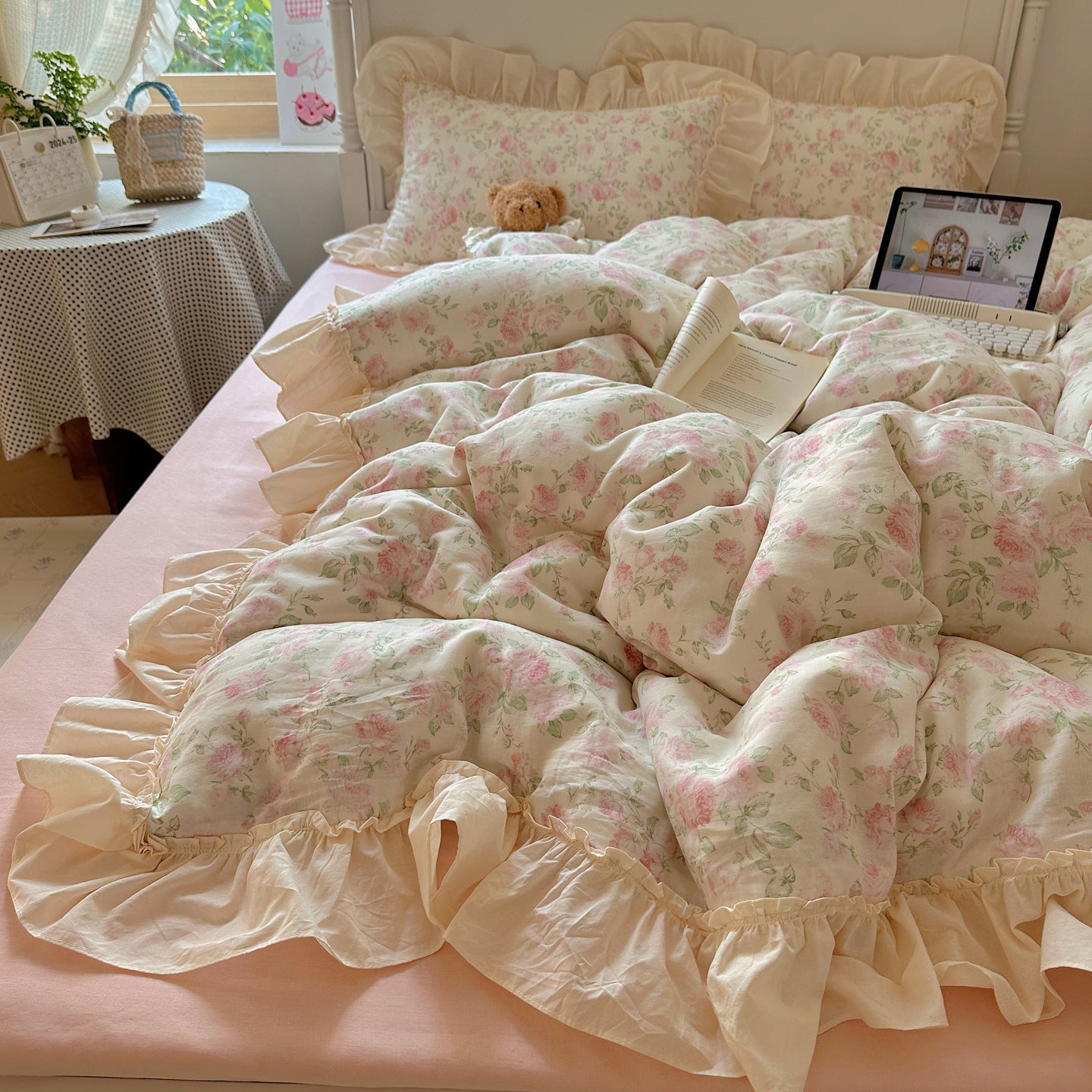 French Floral Cotton Bedding Set with Lace Trim - Four-Piece Double-Layer